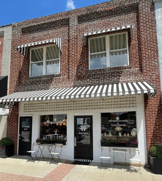 11 E 2nd St, West Jefferson, NC for sale - Building Photo - Image 1 of 1