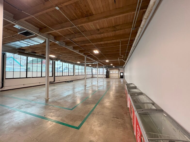 1911 Jefferson St NE, Saint Anthony, MN for lease - Building Photo - Image 3 of 8