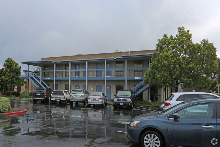 4883 Ronson Ct, San Diego, CA for lease - Primary Photo - Image 1 of 4