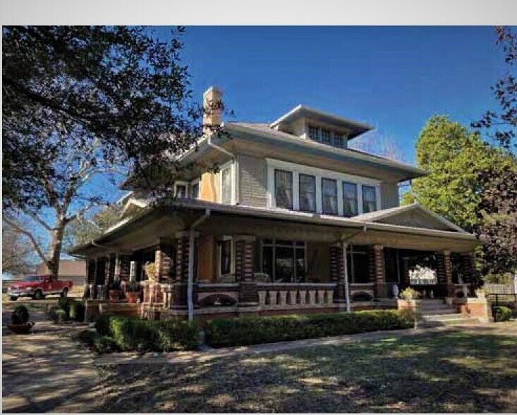 1921 Nokomis Rd, Lancaster, TX 75146