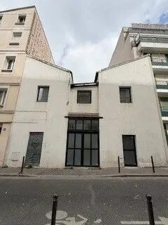 Flex in Paris for sale - Building Photo - Image 1 of 7
