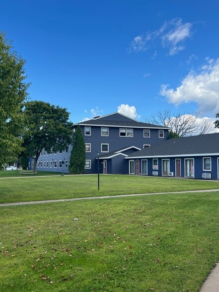 350-360 E Birch Ave, Barron, WI for sale - Building Photo - Image 1 of 5