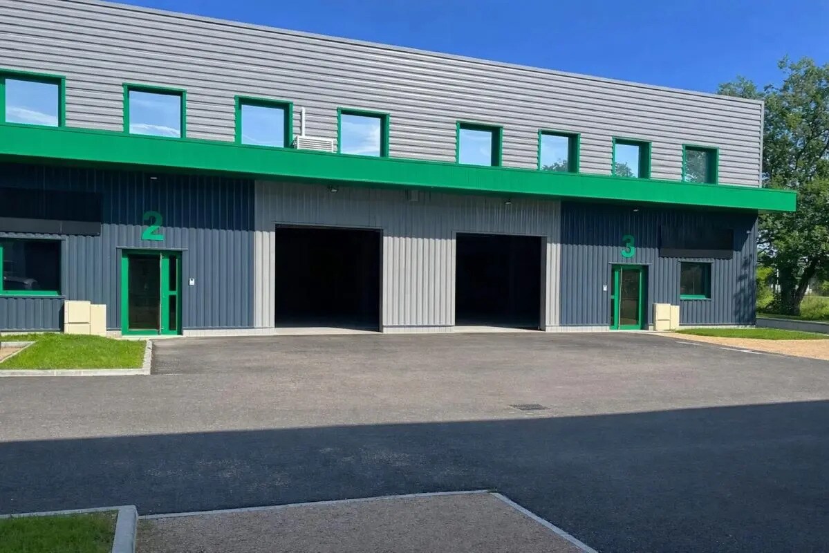 Office in Tignieu-Jameyzieu for lease Building Photo- Image 1 of 8