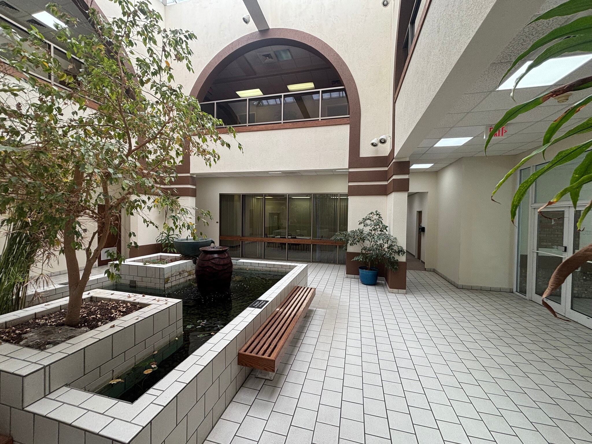 102-108 E Main St, Kingsport, TN for lease Interior Photo- Image 1 of 20