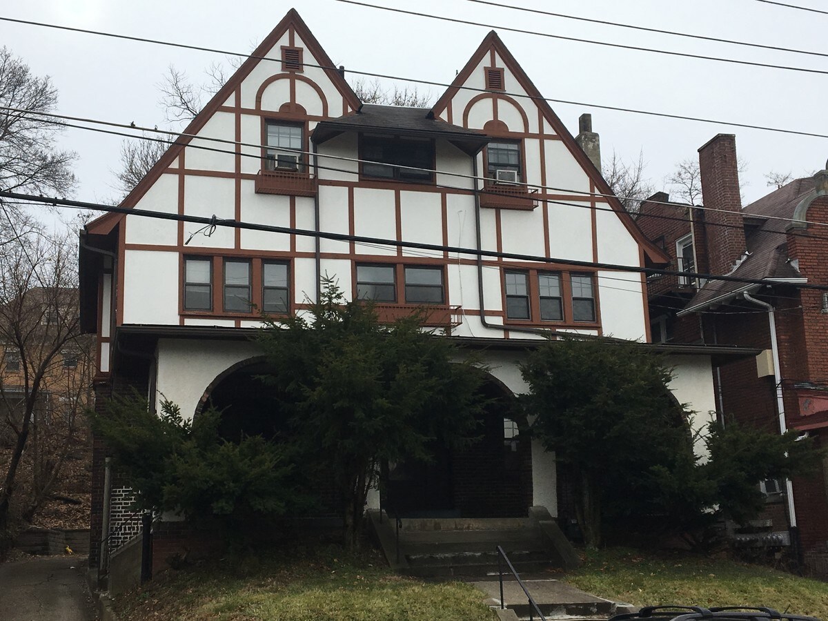 5856 Darlington Rd, Pittsburgh, PA 15217
