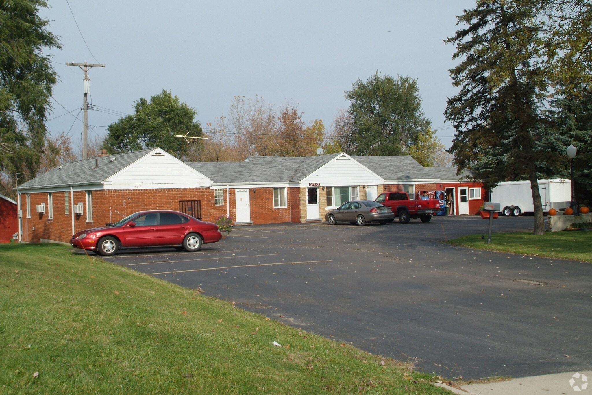 45700 Grand River Ave, Novi, MI, 48374 Motel Property For Sale