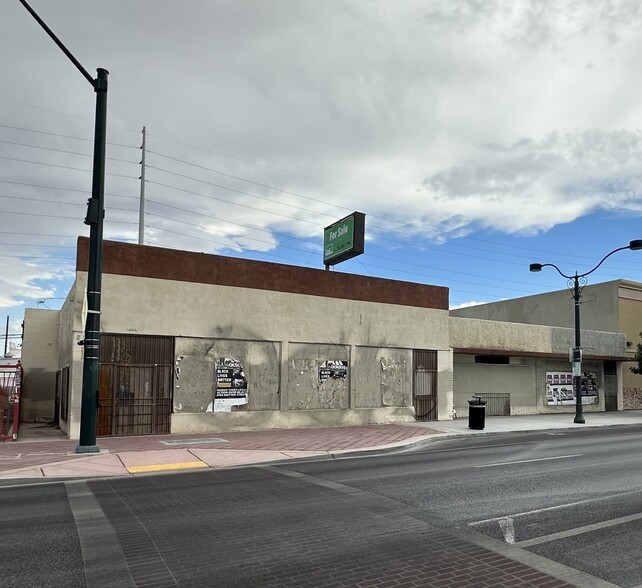 826-830 S Main St, Las Vegas, NV for lease - Building Photo - Image 2 of 9