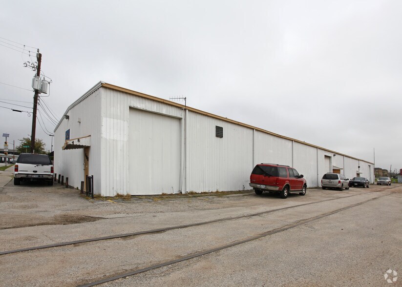 408 Jensen Dr, Houston, TX for lease - Image 1 of 4