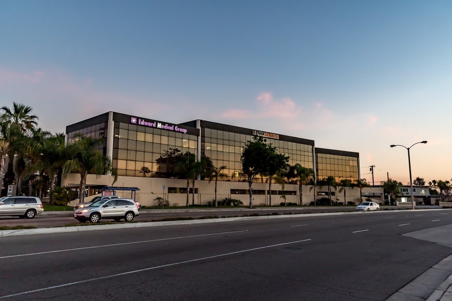 12828 Harbor Blvd, Garden Grove, CA for lease - Building Photo - Image 3 of 13