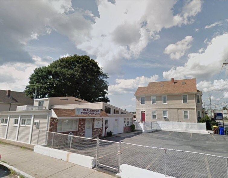 499501 Stafford Rd, Fall River, MA 02721