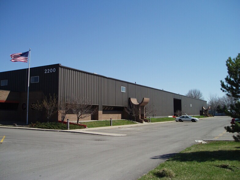 2200 Stephenson Hwy, Troy, MI 48083 Industrial for Sale