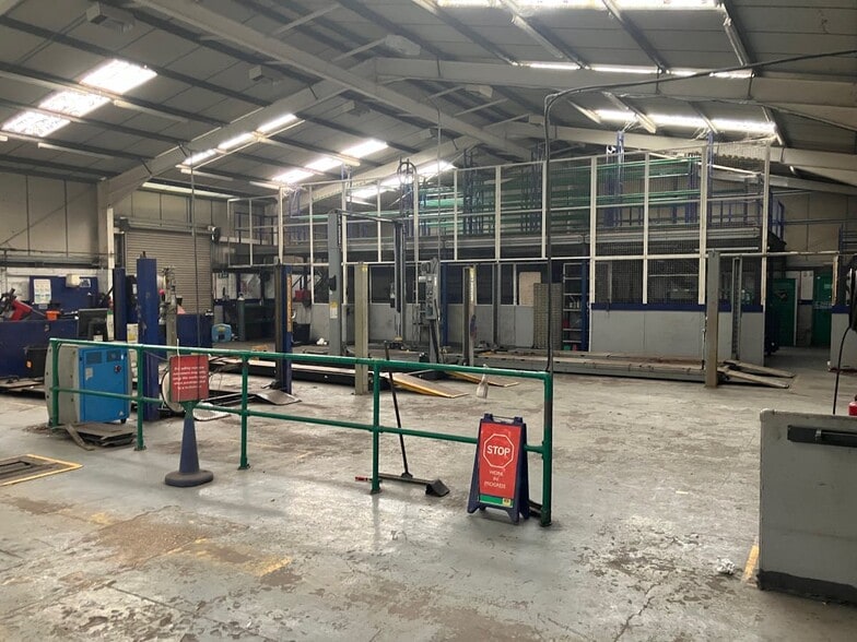 67 Gosport St, Lymington for sale - Interior Photo - Image 3 of 7