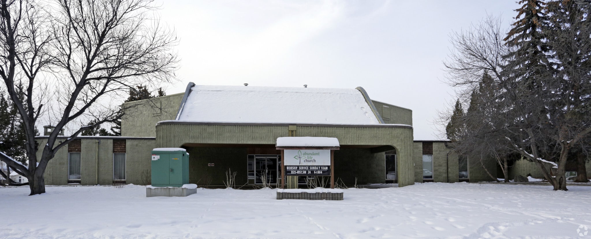 3325 49th St SW, Calgary, AB for sale Primary Photo- Image 1 of 1