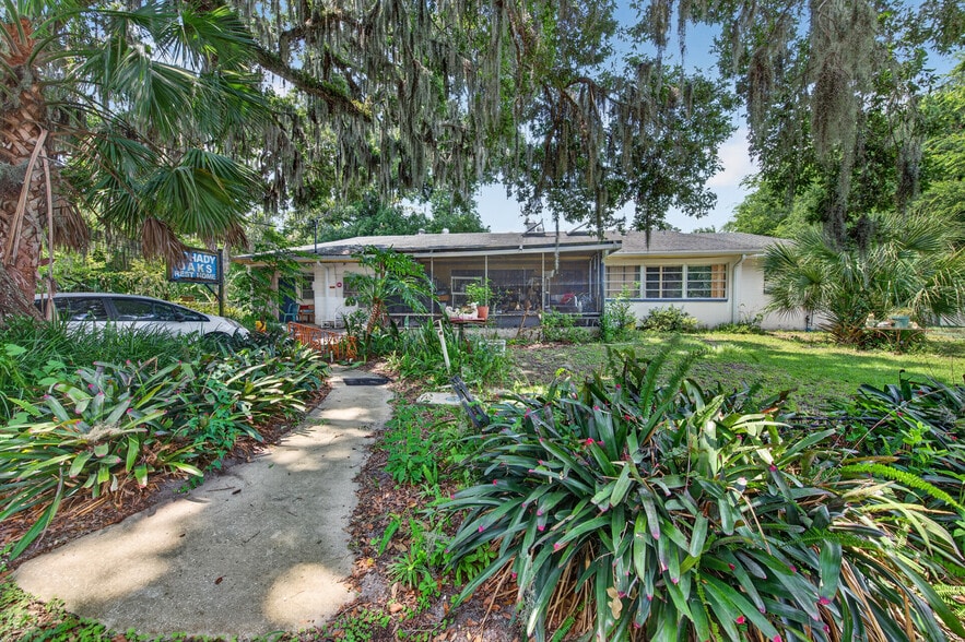 1208 Kennedy Rd, Daytona Beach, FL for sale - Building Photo - Image 2 of 35