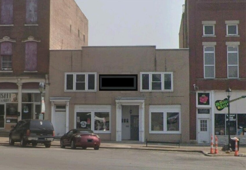 52 Public Sq, Salem, IN for sale - Building Photo - Image 1 of 20