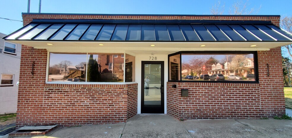 728 Maple St, Conshohocken, PA for sale - Building Photo - Image 1 of 1