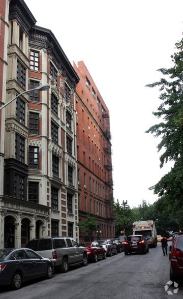 127 Riverside Dr, New York, NY for sale - Building Photo - Image 2 of 4