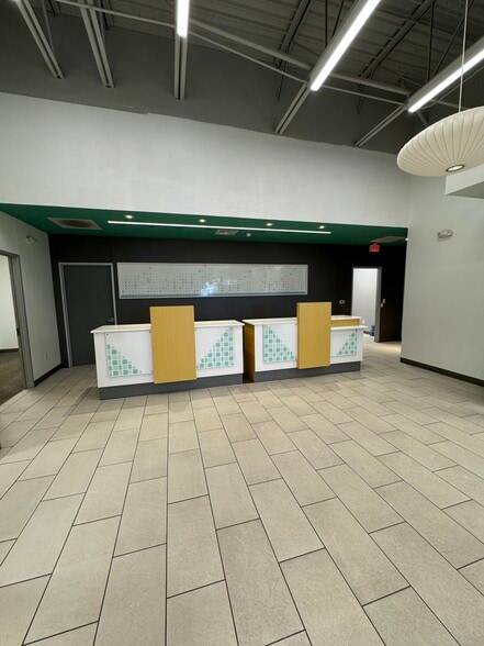 6607 W Adams Ave, Temple, TX for lease - Interior Photo - Image 2 of 23