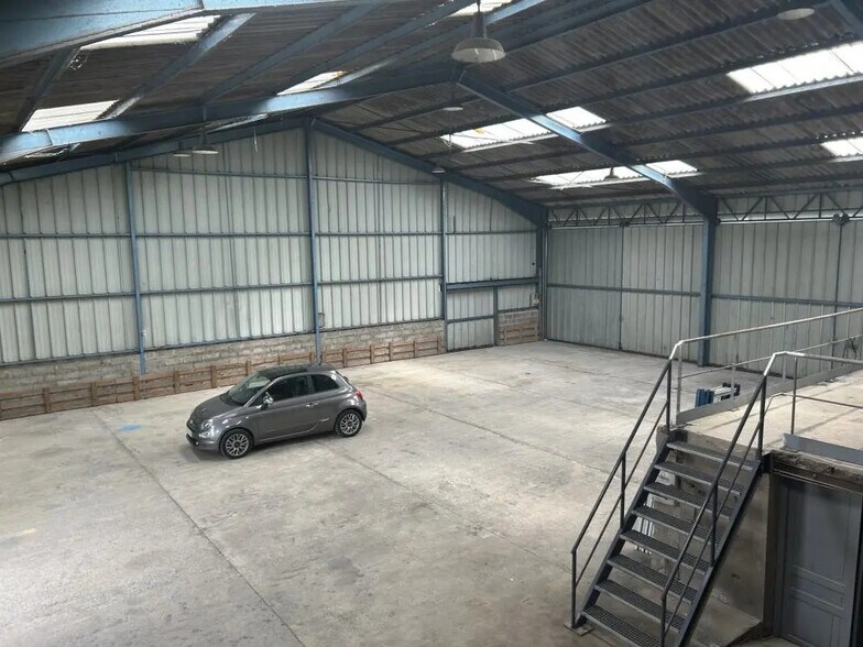 Flex in Fretin for lease - Building Photo - Image 2 of 6