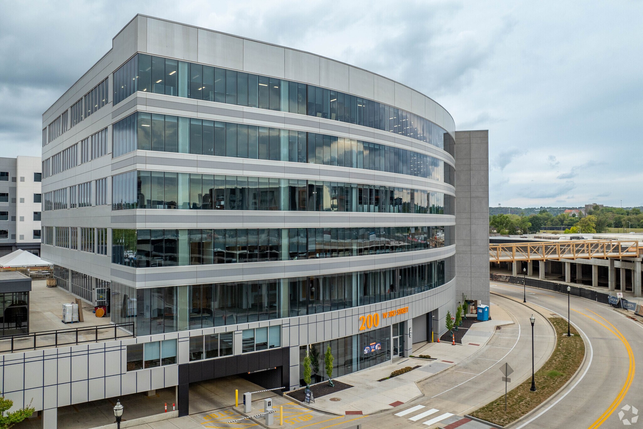 200 W 3rd St, Newport, KY for lease Building Photo- Image 1 of 26
