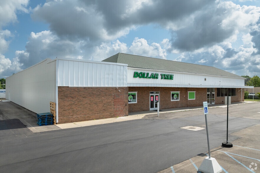 408 W Maumee St, Adrian, MI for sale - Building Photo - Image 2 of 21