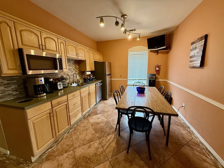 2314 E Hebron Pky, Carrollton, TX for sale - Interior Photo - Image 3 of 6
