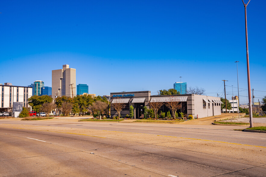 1409 Summit Ave, Fort Worth, TX for lease - Building Photo - Image 2 of 5