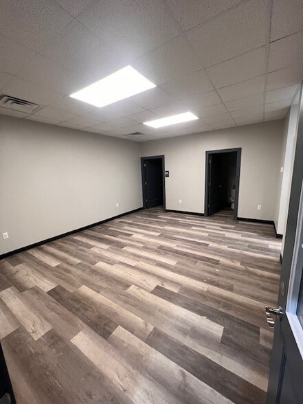 1723 Grove Point, Savannah, GA for lease - Building Photo - Image 3 of 4