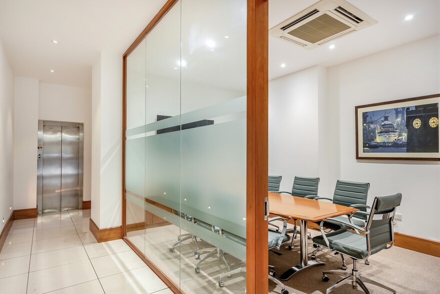 123 Minories, London for lease - Interior Photo - Image 2 of 17