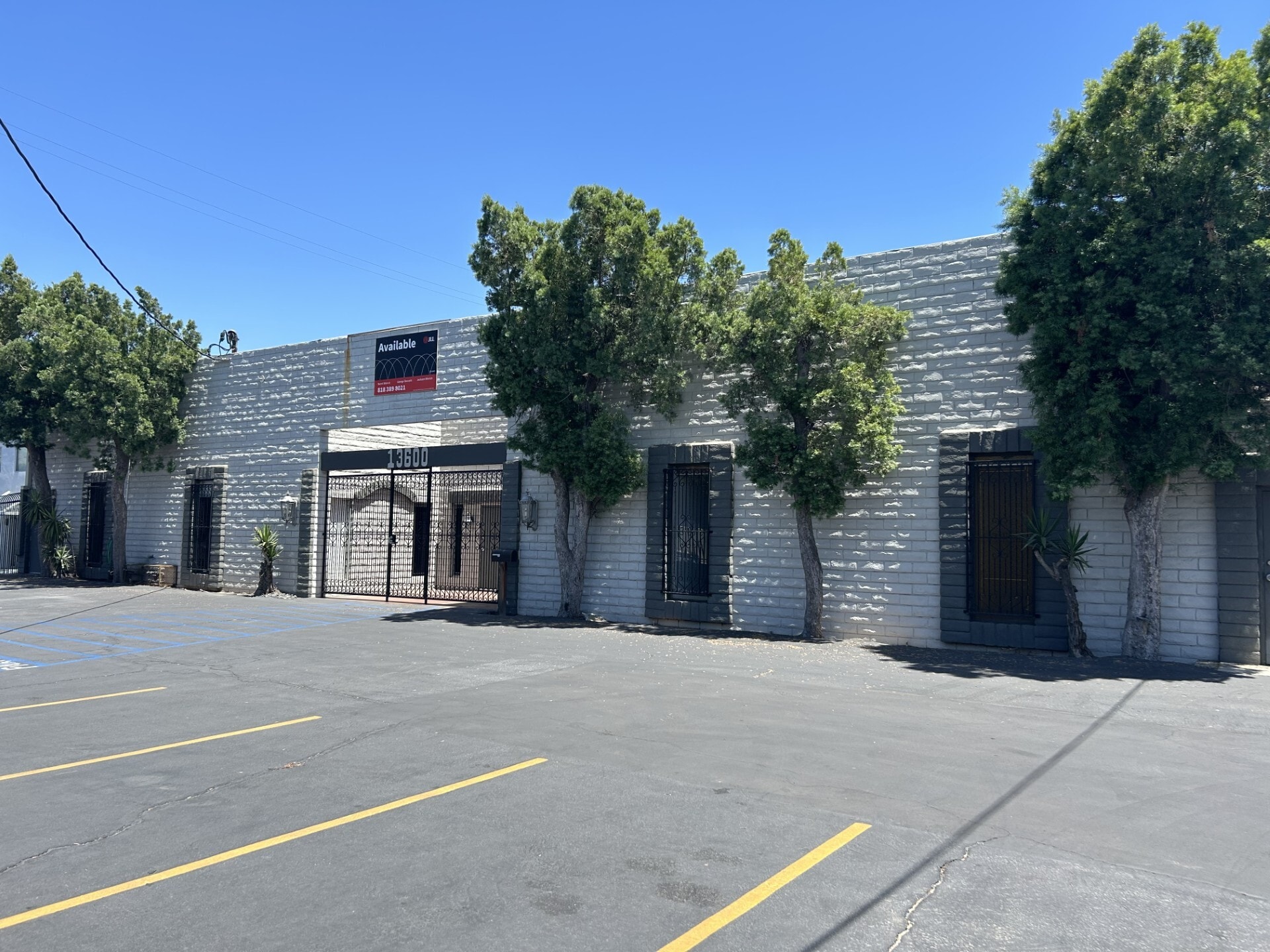 13600 Vaughn St, San Fernando, CA for lease Building Photo- Image 1 of 6