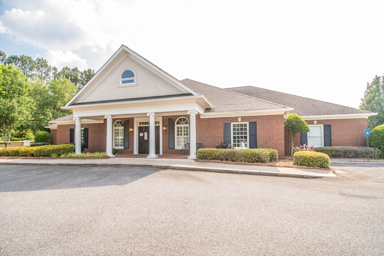 385 Hawthorne Ln, Athens, GA for lease Interior Photo- Image 1 of 15