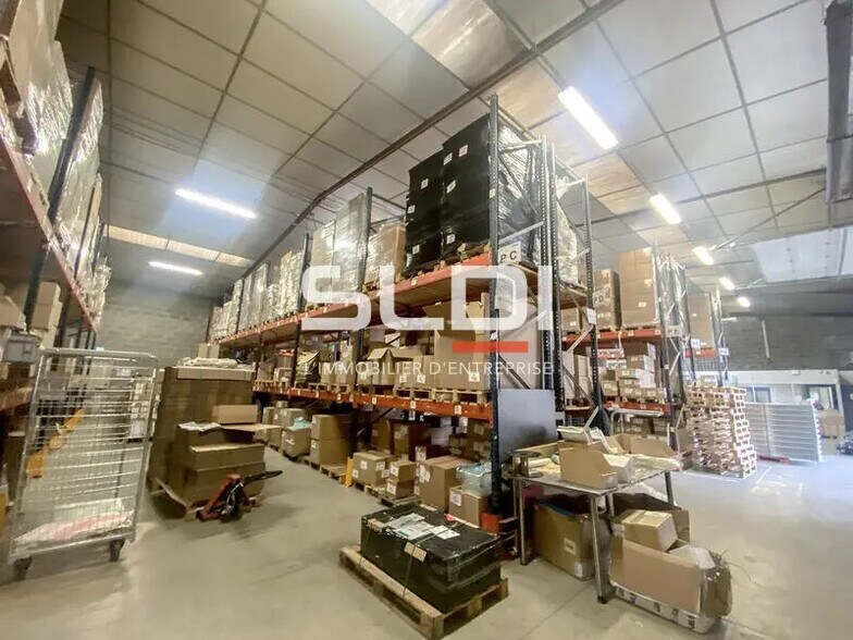 Flex in Chassieu for lease - Interior Photo - Image 2 of 10