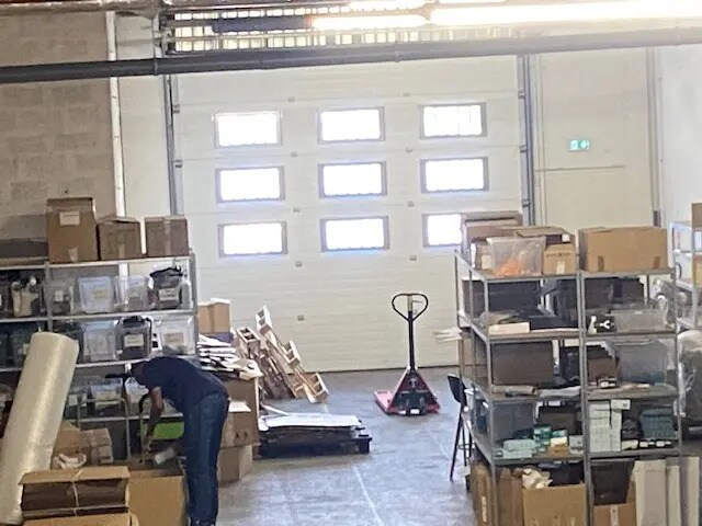 Flex in Caluire-et-Cuire for lease - Interior Photo - Image 3 of 10