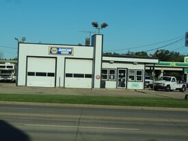 1108 Main St, Neenah WI - Retail Space