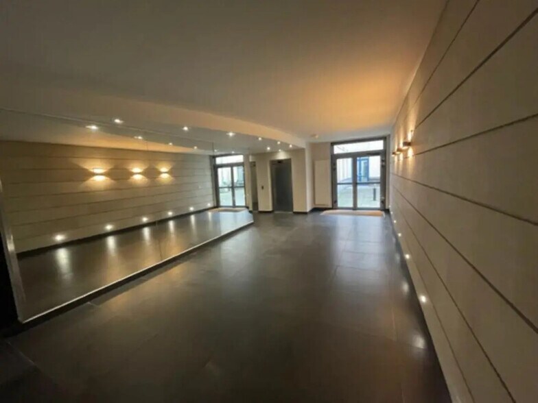 50-52 Rue Gustave Delory, Lille for lease - Building Photo - Image 2 of 13