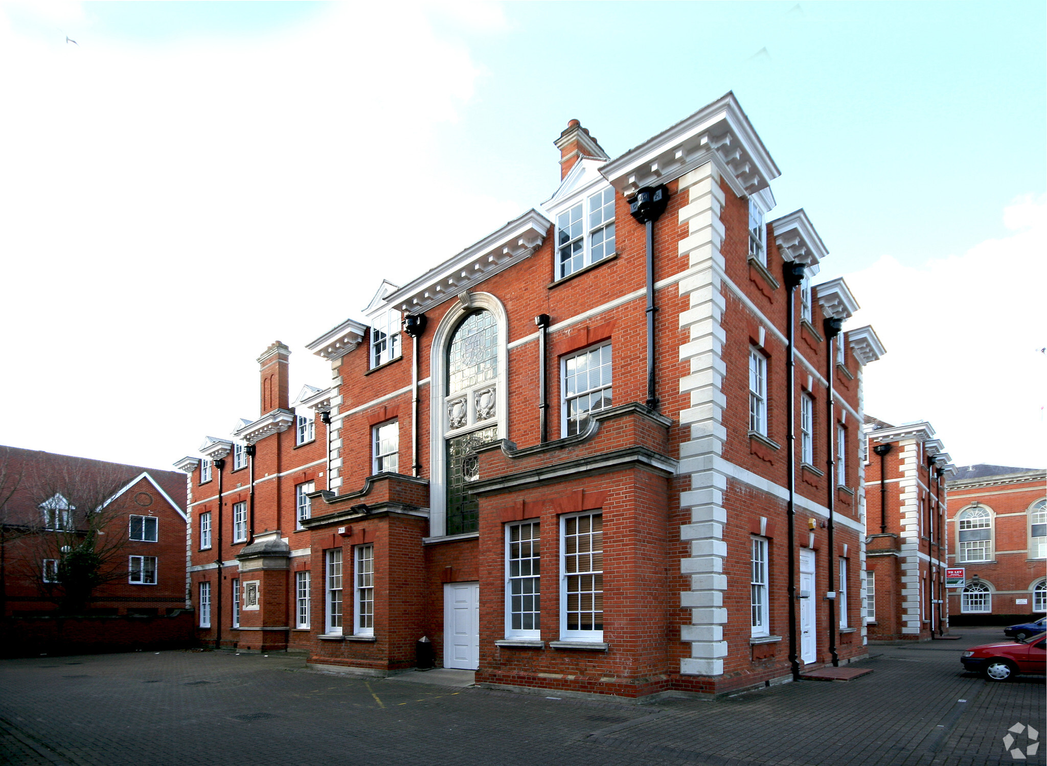 3 Bluecoats Ave, Hertford for lease Building Photo- Image 1 of 2