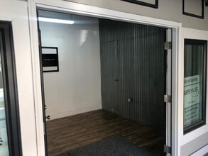 235 Walker St, Atlanta, GA for lease Interior Photo- Image 1 of 6