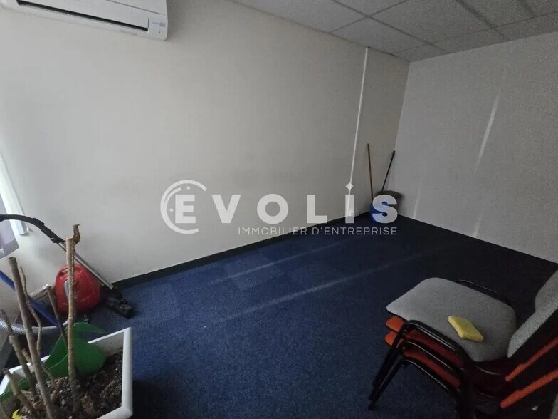 Office in Palaiseau for lease - Interior Photo - Image 3 of 7