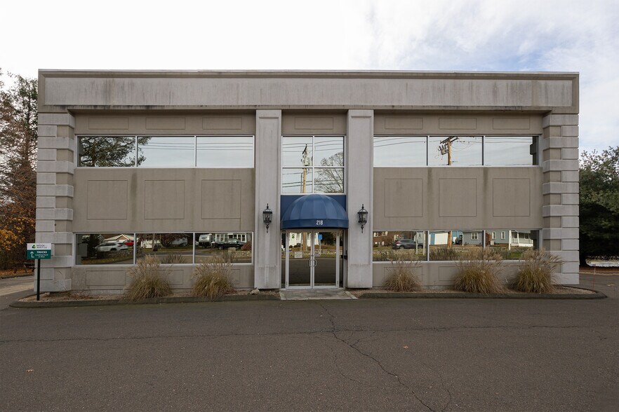 218 Foxon Rd, East Haven, CT for sale - Building Photo - Image 1 of 1