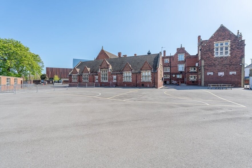 St. Georges Rd, Portsmouth for sale - Building Photo - Image 2 of 8