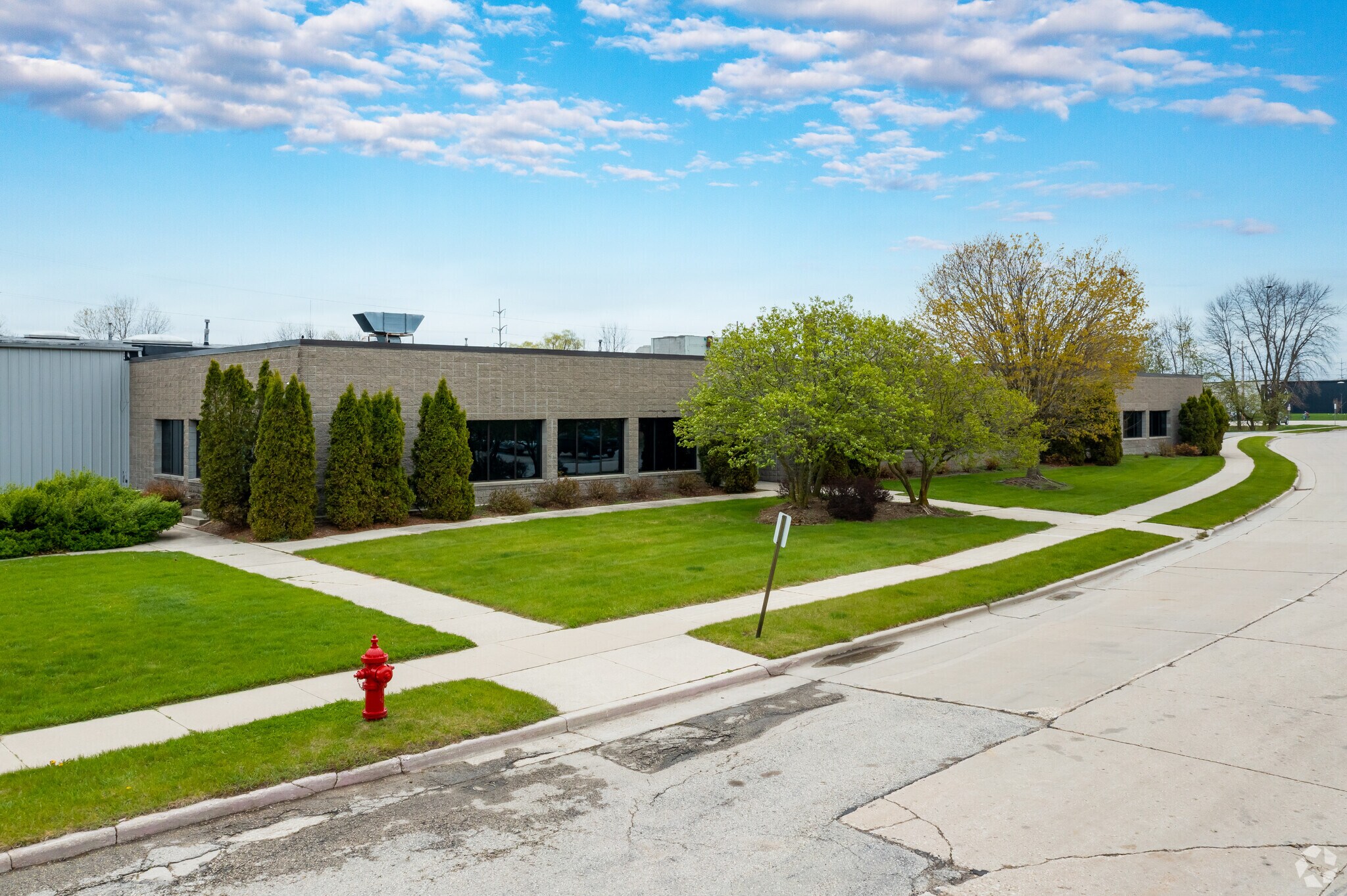 2821 Muth Ct, Sheboygan, WI for sale Primary Photo- Image 1 of 1