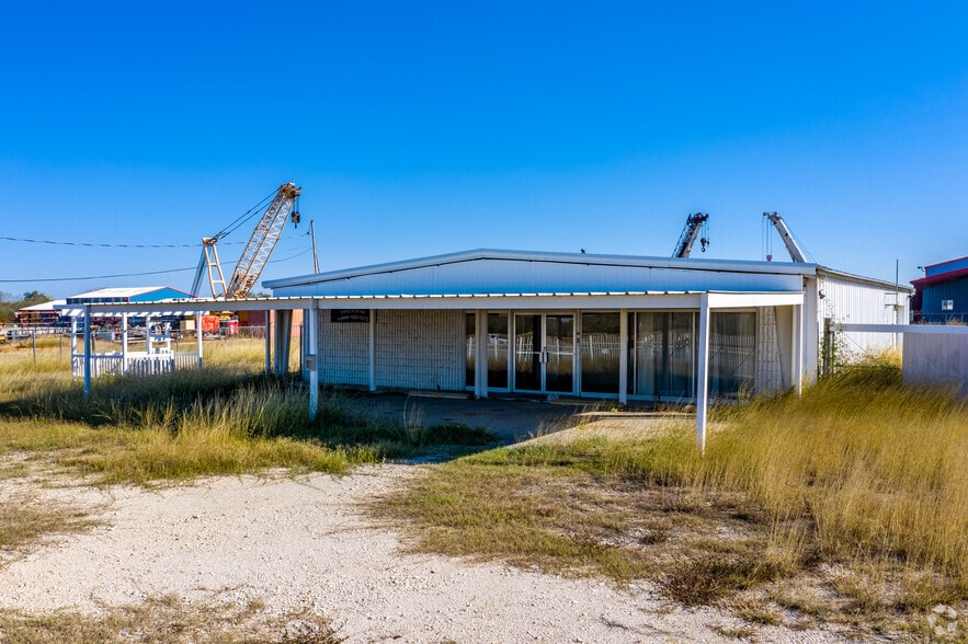 14550 E Interstate 10, Marion, TX for lease - Building Photo - Image 2 of 5