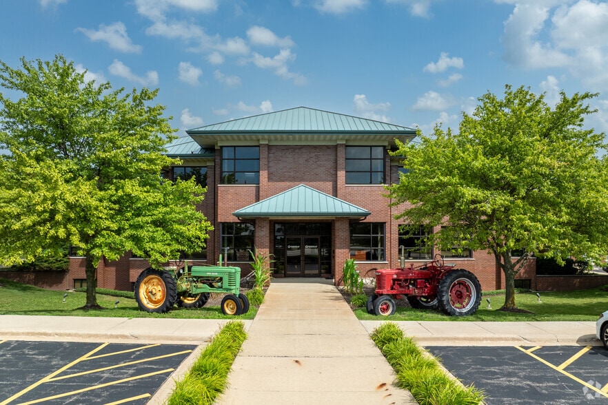 1100 S County Line Rd, Maple Park, IL for sale - Primary Photo - Image 1 of 1