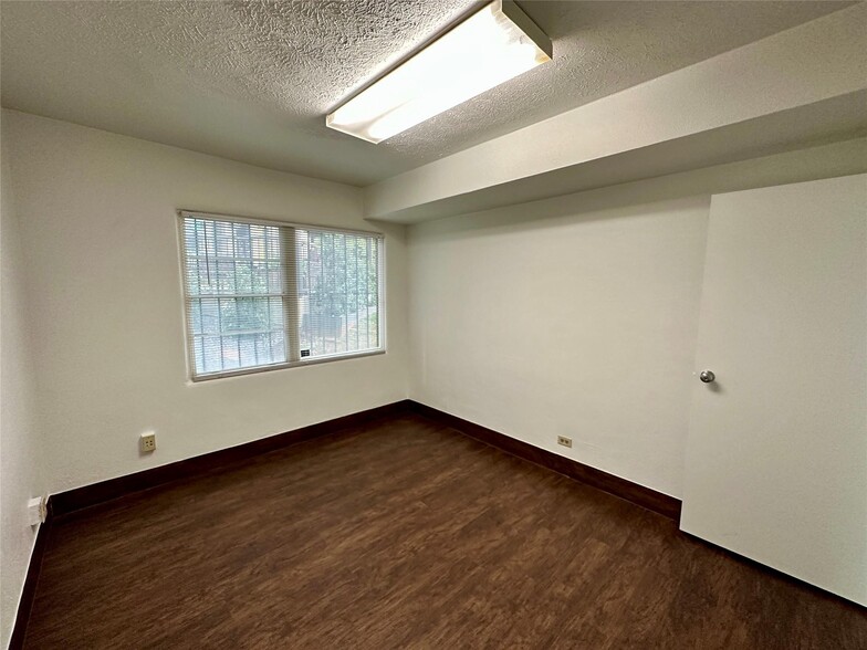 6326 Prospect Ave, Dallas, TX for lease - Building Photo - Image 3 of 5