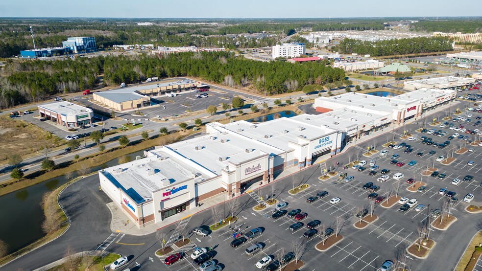 810 Towne Center Blvd, Pooler, GA for lease - Building Photo - Image 2 of 7