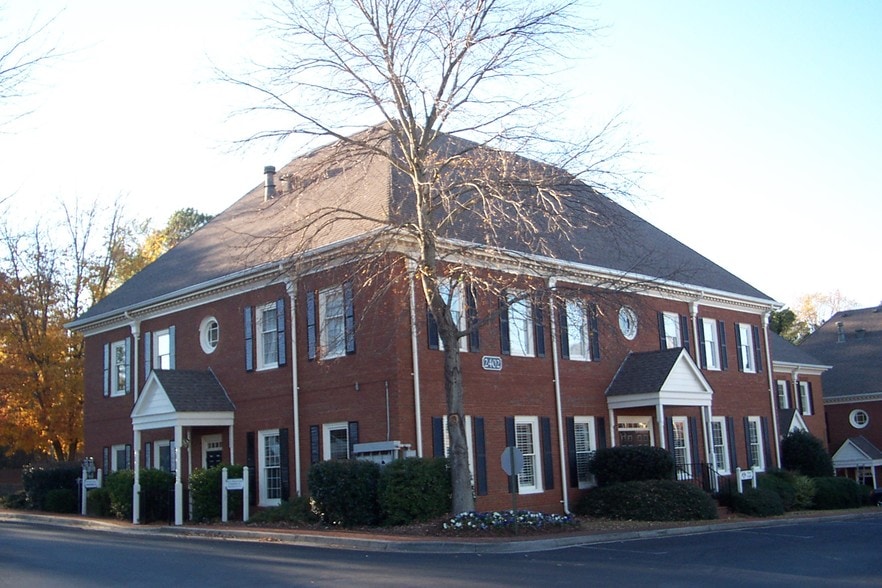 2402 Mount Vernon Rd, Dunwoody, GA for lease - Building Photo - Image 2 of 4
