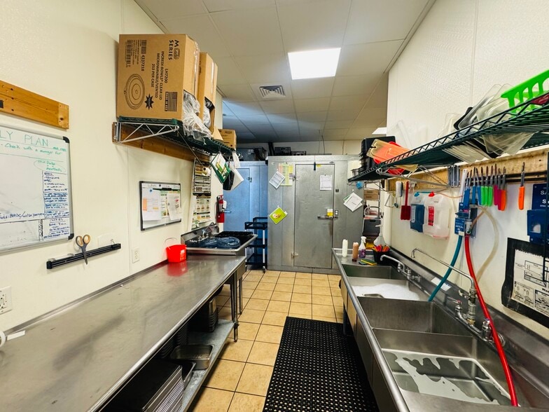 321 N 2nd E, Rexburg, ID for sale - Interior Photo - Image 3 of 6