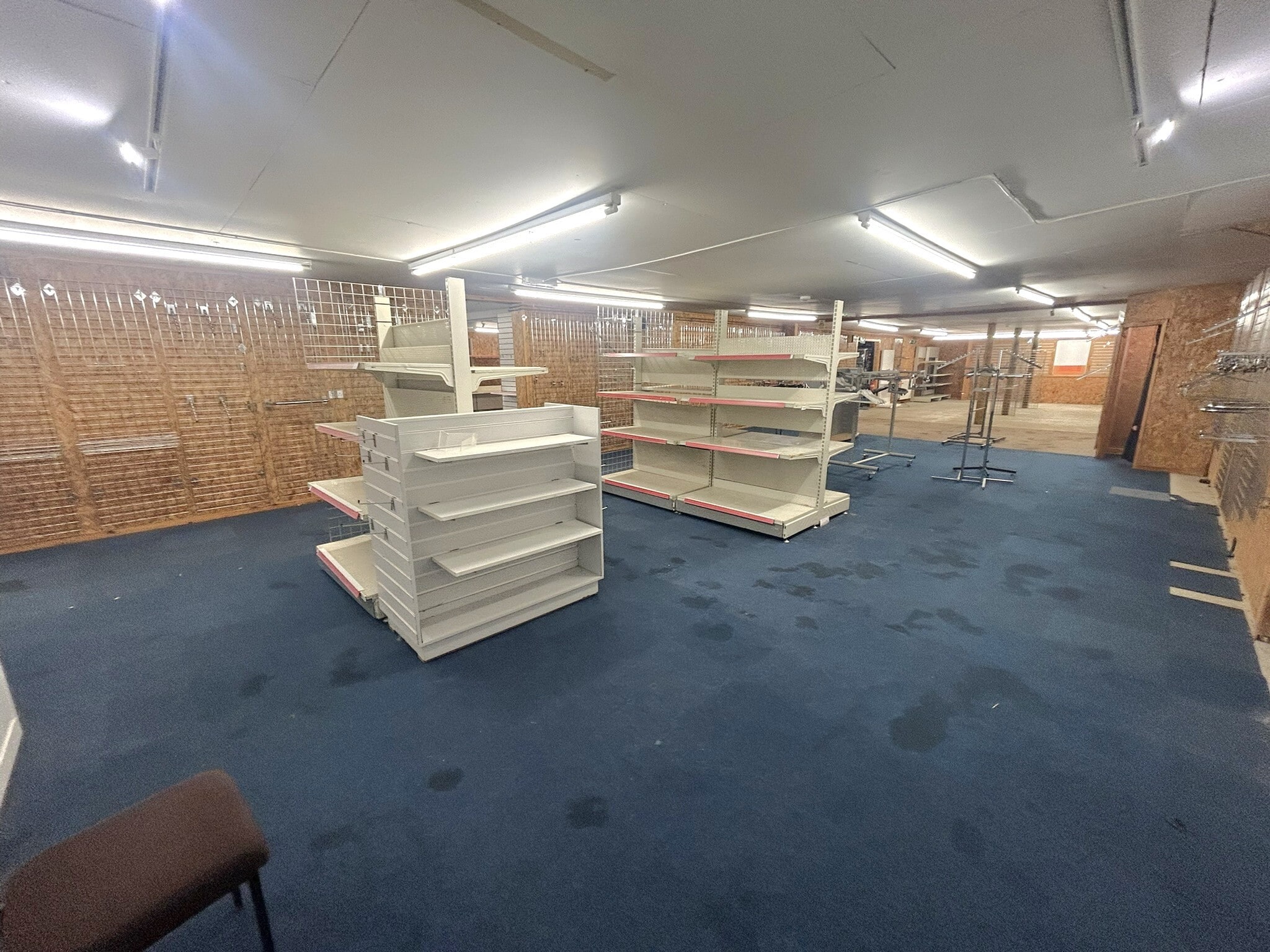 Camling, Thornhill for lease Interior Photo- Image 1 of 5