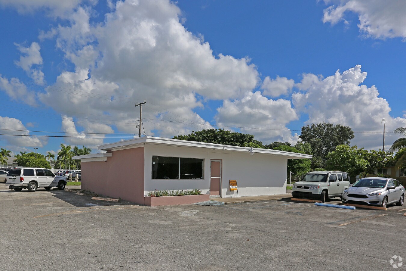 879 Fisherman St, Opa Locka, FL 33054