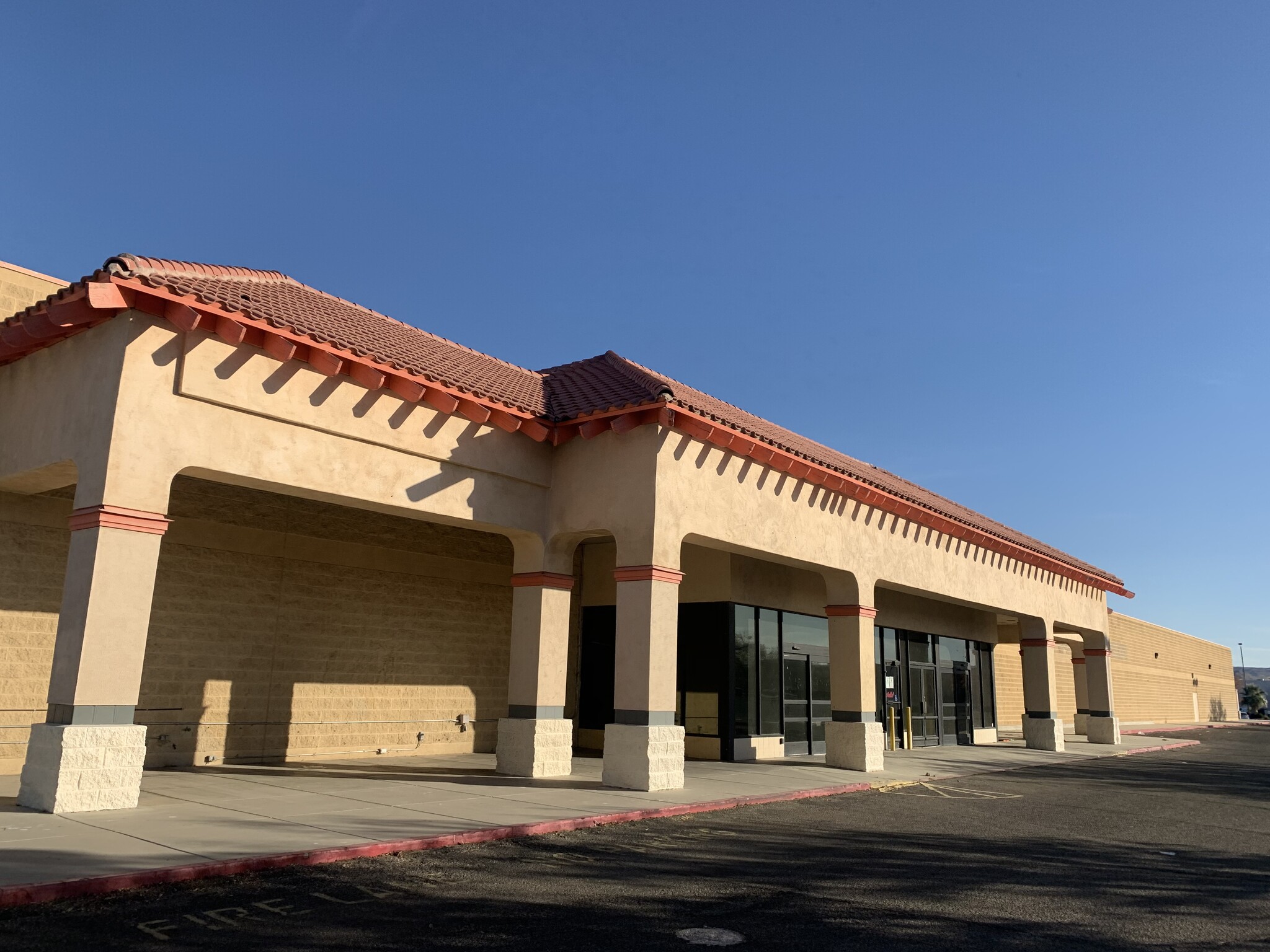 910 N China Lake Blvd, Ridgecrest, CA for lease Building Photo- Image 1 of 5